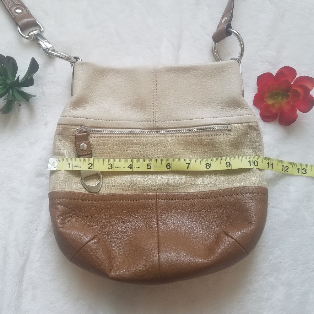 B Makowsky Crossbody - Picture 12 of 15